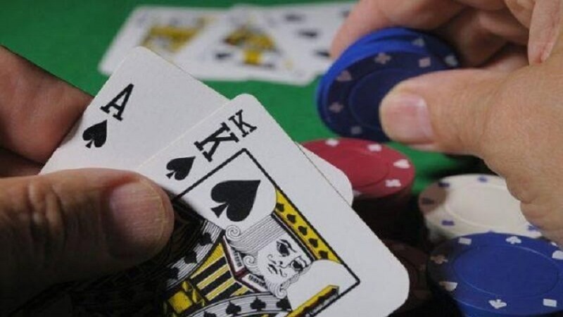 Trong đánh phỏm cũng xảy ra một số trường hợp đặc biệt